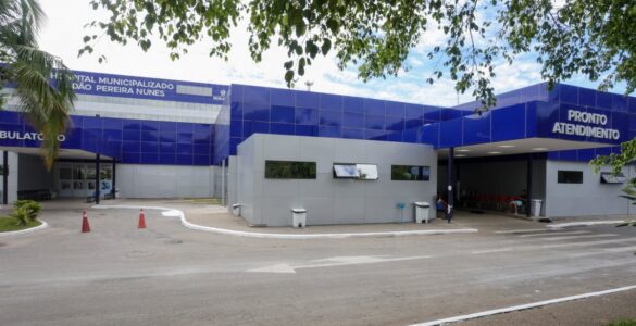 Bebê de 1 ano e 7 meses baleada na cabeça recebe alta