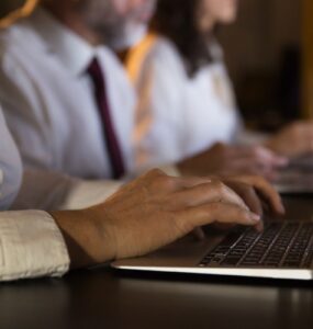 Mercado de trabalho amplia vagas com desemprego em baixa