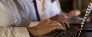 Mercado de trabalho amplia vagas com desemprego em baixa