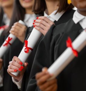 Salário médio em concursos federais chega a R$ 10.545 para nível superior