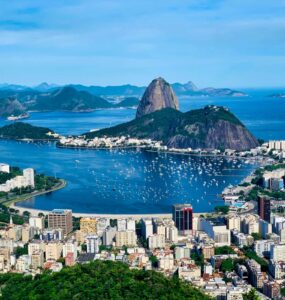 Brasil bate recorde de turistas estrangeiros em 2025