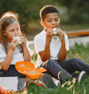 Volta às aulas reacende alerta sobre alergias infantis