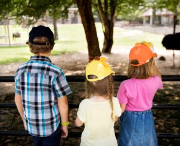 Recesso escolar exige adaptação para famílias de crianças com TEA