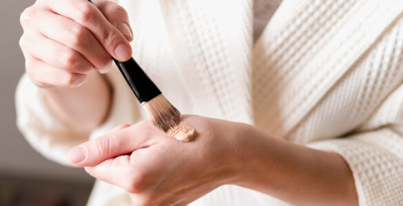 Como a maquiagem pode auxiliar os cuidados com a pele a longo prazo