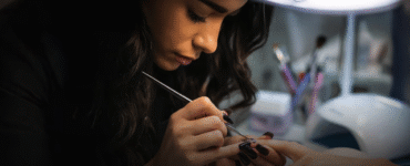 InfinitePay lança curso grátis para capacitar manicures