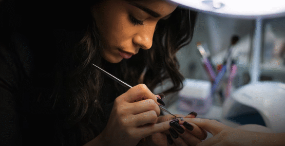 InfinitePay lança curso grátis para capacitar manicures