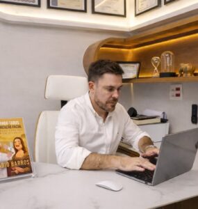 Obra debate práticas na harmonização facial