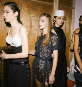 Semana da moda de NY marca as tendências do outono-inverno