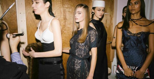 Semana da moda de NY marca as tendências do outono-inverno