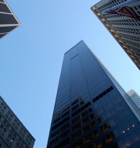 Habitação popular e luxo impulsionam mercado imobiliário