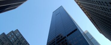 Habitação popular e luxo impulsionam mercado imobiliário