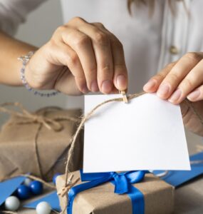 Kits de boas‑vindas ganham força na retenção de talentos em 2026