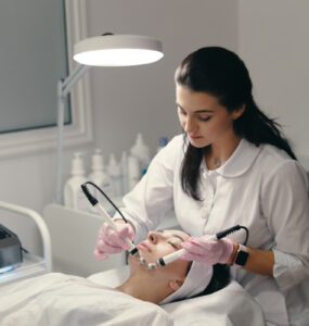 Dia do dermatologista reforça nova lógica skincare