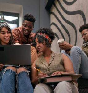 Rede Formação Digital abre vagas com bolsa em São Paulo