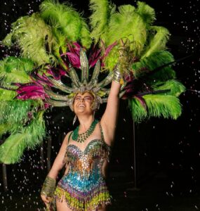 Carnaval impulsiona alta dos acessórios artesanais