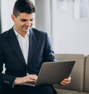 Mercado de moda masculina de luxo registra mudanças no comportamento de consumo