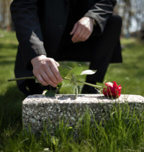 Sepultamento tradicional pode elevar riscos de contaminação