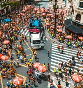 Carnaval amplia risco de golpes com Pix e pagamentos por aproximação