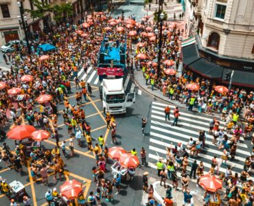 Carnaval amplia risco de golpes com Pix e pagamentos por aproximação