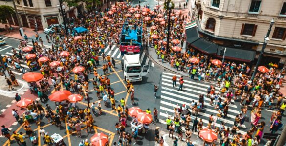 Carnaval amplia risco de golpes com Pix e pagamentos por aproximação