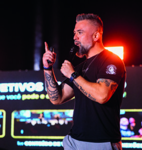 Robson V. Leite desenvolve métodos para agências digitais