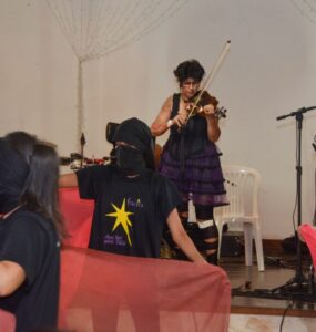 Arte e empreendedorismo mudam a vida de mulheres no Brasil