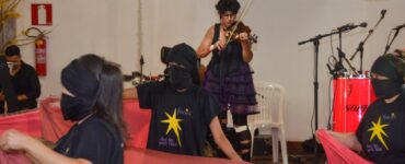 Arte e empreendedorismo mudam a vida de mulheres no Brasil