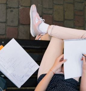 MEC convoca candidatos na lista de espera do FIES e define prazos de validação