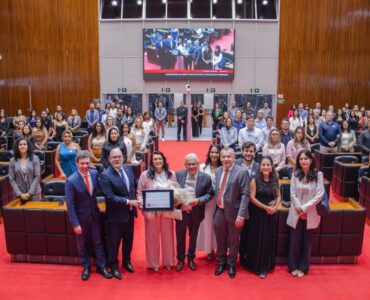 Assembleia Legislativa de MG homenageia Cartão de TODOS