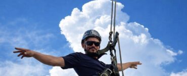 CEO participa de inspeções descendo em fachadas de prédios