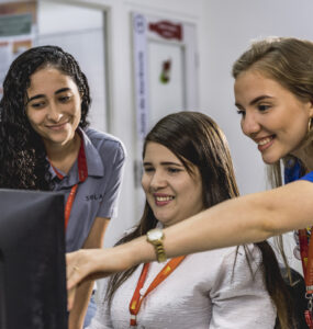 Empresas investem na retenção de mulheres