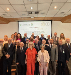 AMRJ admite novos acadêmicos em Assembleia Extraordinária