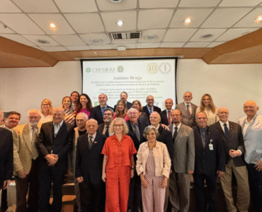 AMRJ admite novos acadêmicos em Assembleia Extraordinária