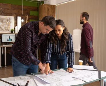 Hoff fortalece conexão com especificadores