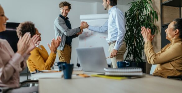 Feedback ao líder fortalece confiança e relações no trabalho