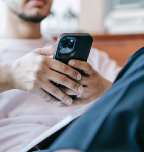 Redes sociais transformam luto em espaço de memória