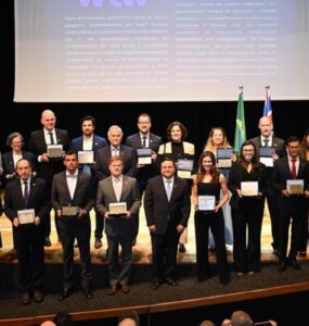 Projeto Águias concede 200 bolsas para capacitação de jovens