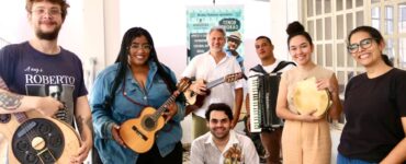 Tenor Chorão leva choro brasileiro gratuito a Arniqueira