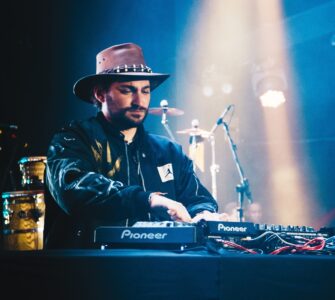 Show do DJ Fábio Lopes encerra a Festa do Peão de Americana