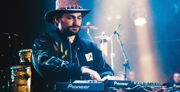 Show do DJ Fábio Lopes encerra a Festa do Peão de Americana