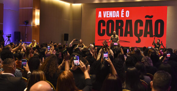 Empresas ampliam investimentos em treinamento de vendas