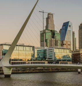 eComex leva gestão de comex em nuvem e IA à Argentina