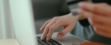 Empréstimo online exige atenção para evitar golpes