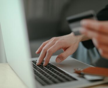 Empréstimo online exige atenção para evitar golpes