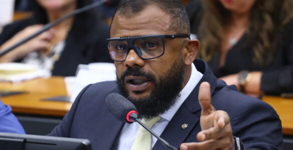 De faixa-preta a deputado: a vida de Da Cunha em videogame