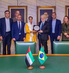 FGV e universidade dos Emirados firmam acordo de cooperação