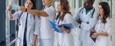 Projeto propõe suspender novos cursos de medicina por 5 anos