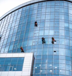 Vidro ultrafino de 1 mm avança na construção civil