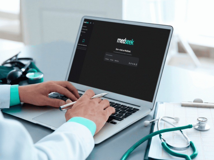 Liberty lança MedSeek, assistente de IA para a saúde