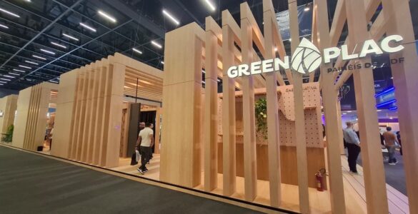Greenplac MDF doa estande da ForMóbile 2026 à ONG Construide